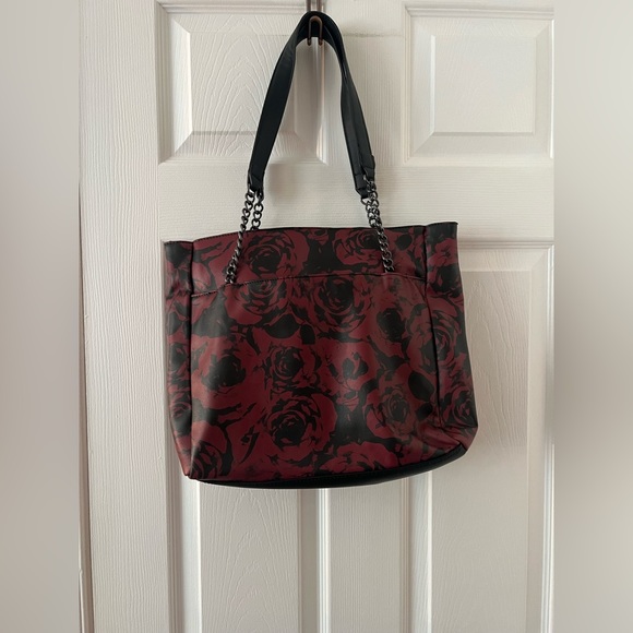 Sold New Simply Vera Wang Rockbridge Tote Bag Red Floral Print🆕 with out tag - Picture 5 of 5